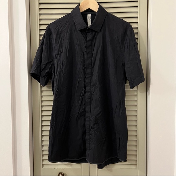 Lululemon Men’s Shirt - Picture 1 of 4
